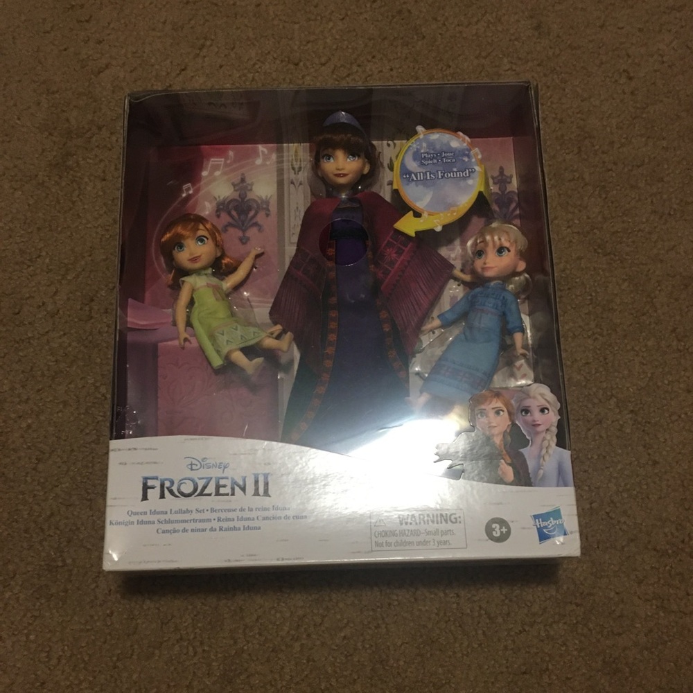 Disney Frozen 2 Dolls NIB